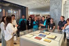 barcelona-players-visits-museum-kyrgyz-republic