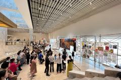 visiting-exhibit-museum-saiki