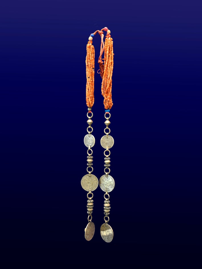 Чач учтук. Накосные украшения женщин. Серебро, коралл, цветные камни. XIX в.