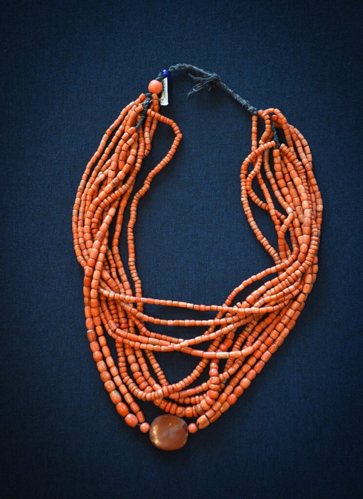 Коралловое ожерелье. Женское украшение. Коралл, цветной камень. XIXв